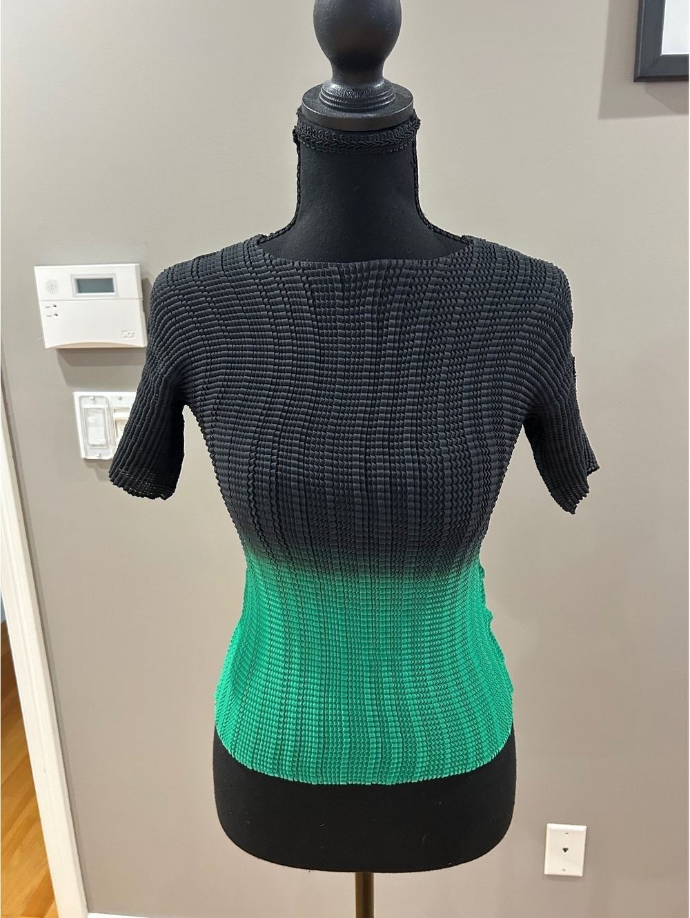 Emporio Armani Black and Green Textured Short Sleeve Top